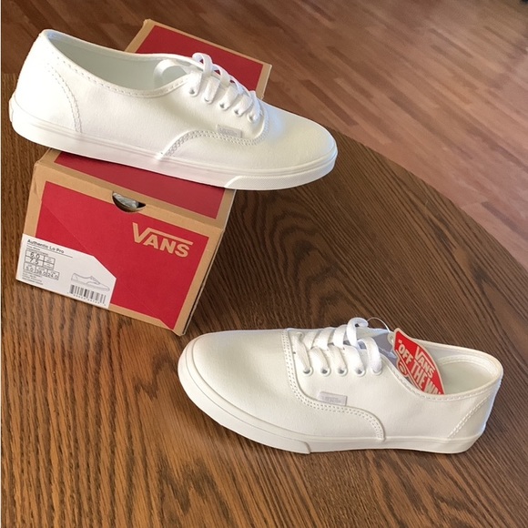 Vans Shoes - VANS ❤️ White Color ❤️ Size 7.5 ❤️ ❤️ ❤️